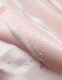 DEAR DAHLIA Heavenly Facial Cleanser image 4